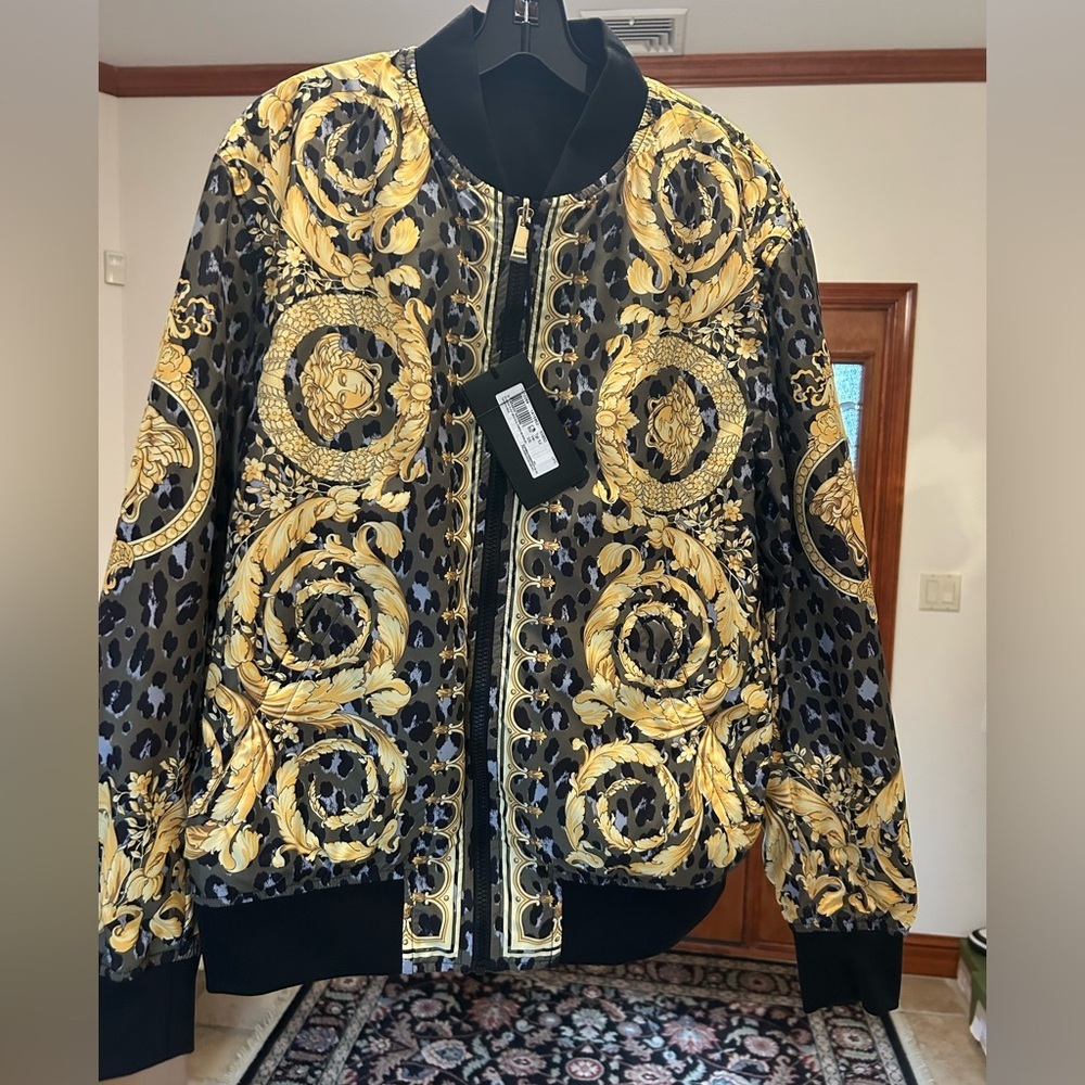 Men's Versace Barraco, print reversible bomber jacket size 52/XL made in Italy